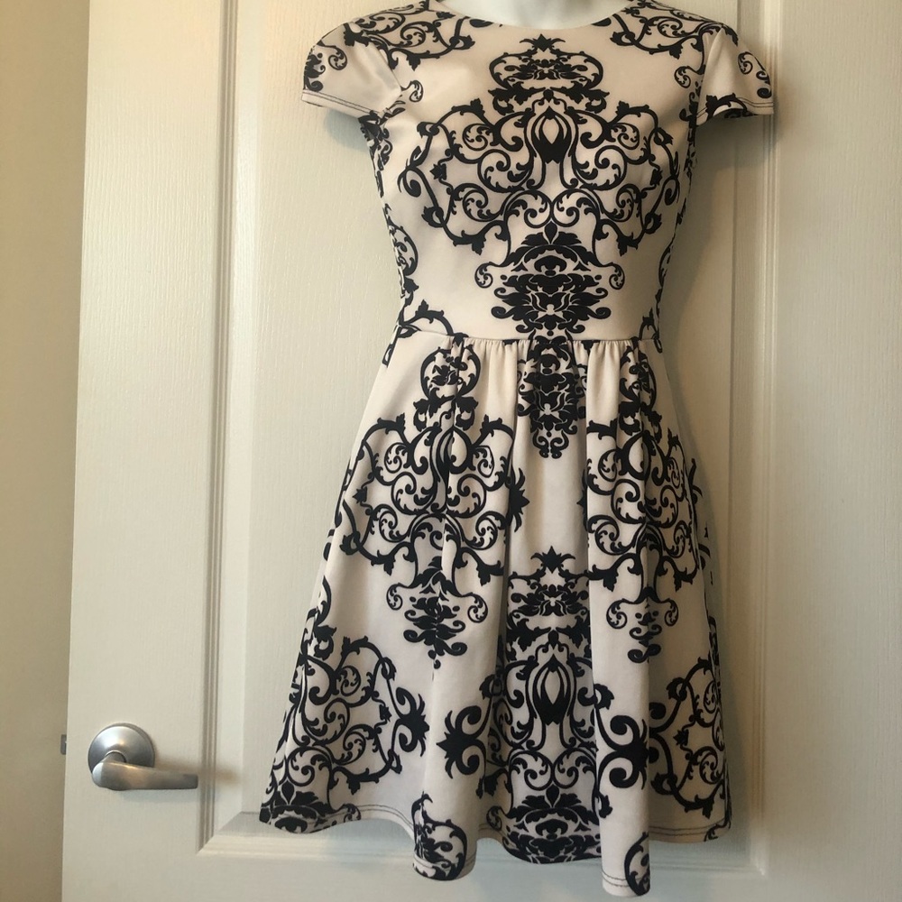 Women’s dress